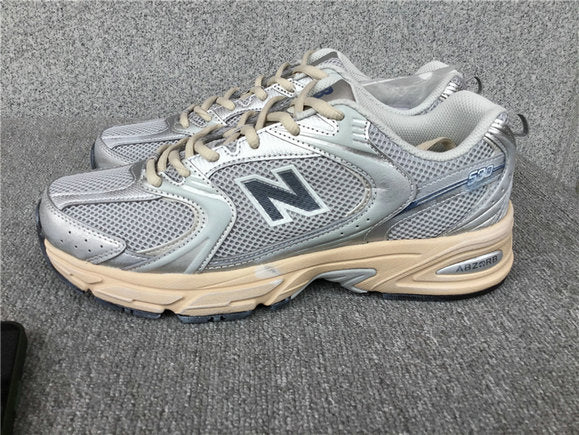 Les baskets New Balance allient style et confort. Leur design classique et leurs matériaux de haute qualité en font un choix idéal pour les amateurs de sneakers.pas cher. Le moins cher.