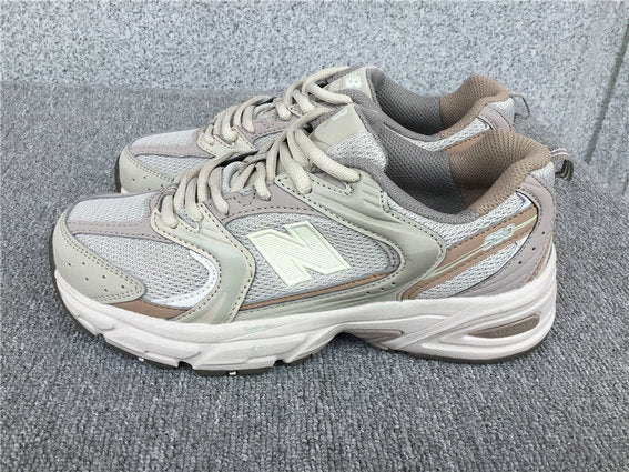 Les baskets New Balance allient style et confort. Leur design classique et leurs matériaux de haute qualité en font un choix idéal pour les amateurs de sneakers.pas cher. Le moins cher.