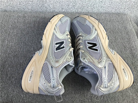 Les baskets New Balance allient style et confort. Leur design classique et leurs matériaux de haute qualité en font un choix idéal pour les amateurs de sneakers.pas cher. Le moins cher.