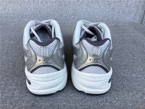 Les baskets New Balance allient style et confort. Leur design classique et leurs matériaux de haute qualité en font un choix idéal pour les amateurs de sneakers.pas cher. Le moins cher.
