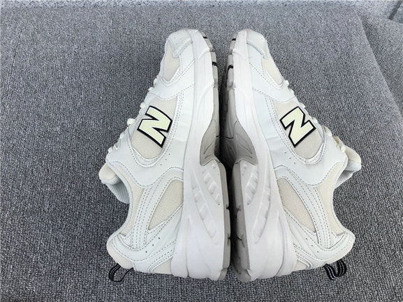 Les baskets New Balance allient style et confort. Leur design classique et leurs matériaux de haute qualité en font un choix idéal pour les amateurs de sneakers.pas cher. Le moins cher.