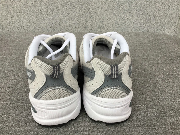 Les baskets New Balance allient style et confort. Leur design classique et leurs matériaux de haute qualité en font un choix idéal pour les amateurs de sneakers.pas cher. Le moins cher.