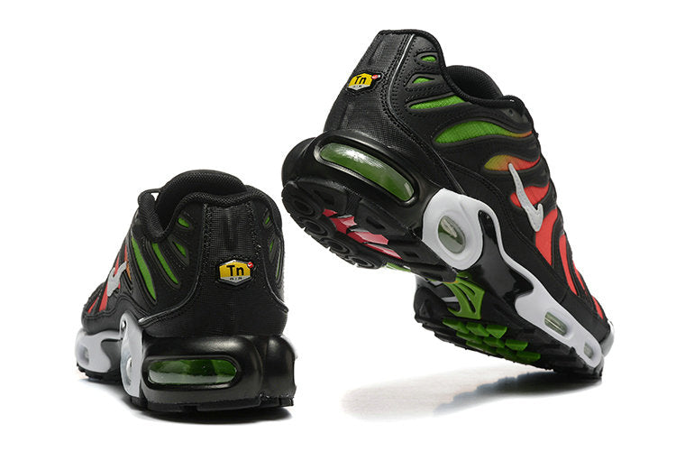 Découvrez le style audacieux des Baskets Nike Air Max Tn green red, offrant confort et performance au quotidien. Ne manquez pas cet incontournable !