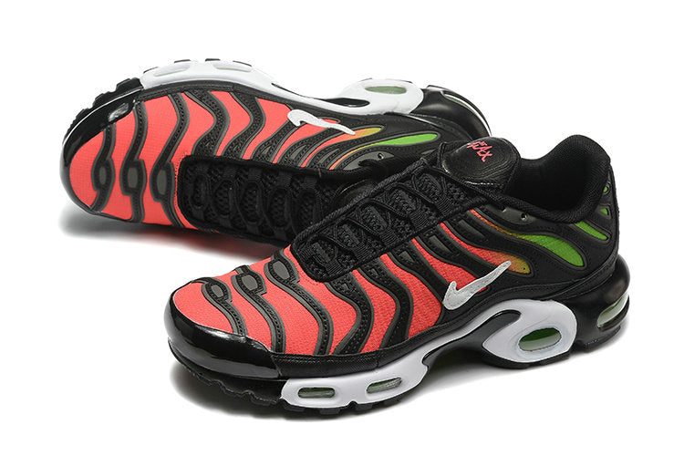 Découvrez le style audacieux des Baskets Nike Air Max Tn green red, offrant confort et performance au quotidien. Ne manquez pas cet incontournable !
