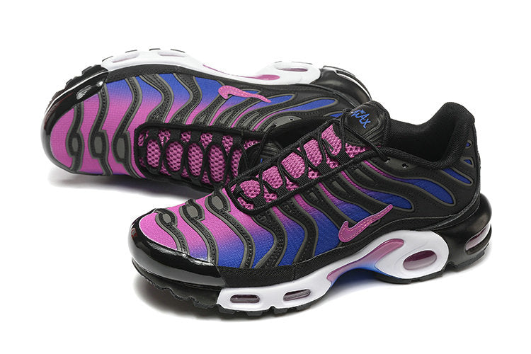 Faites sensation avec les baskets Nike Air Max Plus TN Purple Pink Black. Ce style vibrant des années 90 est parfait pour se démarquer !