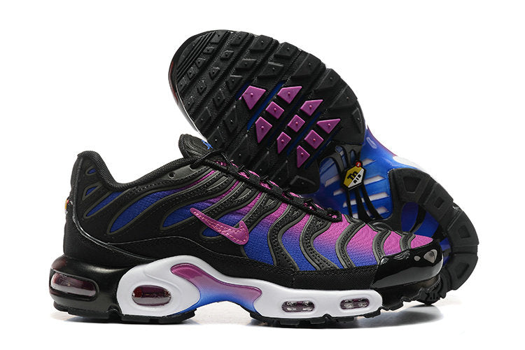 Faites sensation avec les baskets Nike Air Max Plus TN Purple Pink Black. Ce style vibrant des années 90 est parfait pour se démarquer !