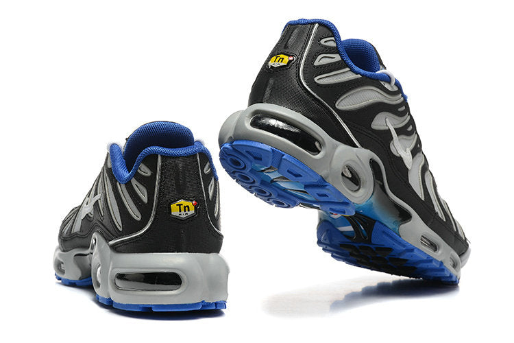 Découvrez les Baskets Nike Air Max Plus TN Grey Black Blue, alliant confort et style moderne. Ne manquez pas l'occasion de les essayer !