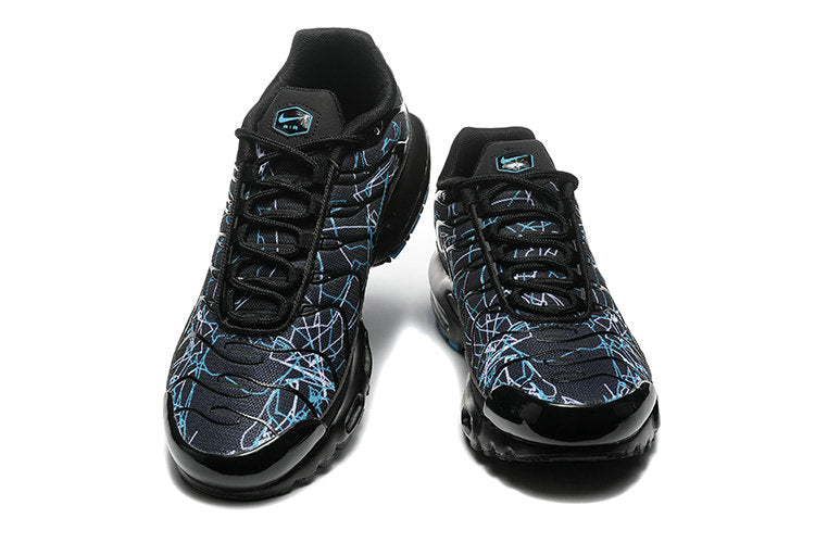 Découvrez la Nike Air Max Plus TN « Black / Thunder Blue », alliant confort et style. Adoptez cette paire captivante pour rehausser votre look !