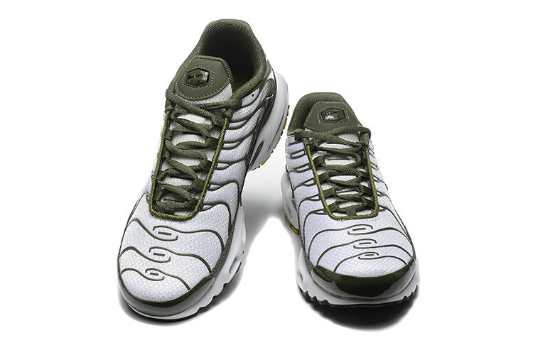 Les  Baskets Nike Air Max Tn incarnent un style emblématique et une performance supérieure. Pas cher. Le moin cher.