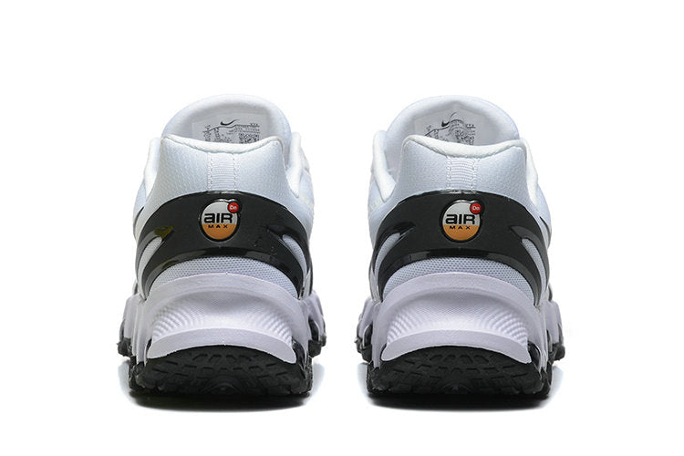 Les baskets Nike Air Max DN8 combinent innovation et design moderne pour offrir un style dynamique et une performance inégalée.pas cher . Le moins cher.