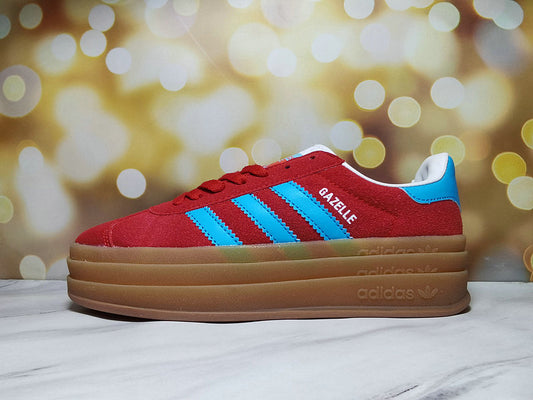 Les baskets Adidas Gazelle Bolt revisitent un classique emblématique avec une touche contemporaine, alliant style rétro et confort moderne.