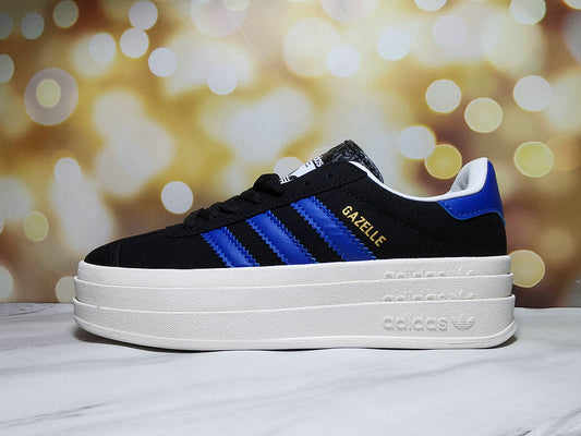 Les baskets Adidas Gazelle Bolt revisitent un classique emblématique avec une touche contemporaine, alliant style rétro et confort moderne.