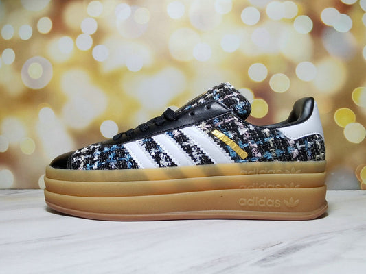 Les baskets Adidas Gazelle Bolt revisitent un classique emblématique avec une touche contemporaine, alliant style rétro et confort moderne.