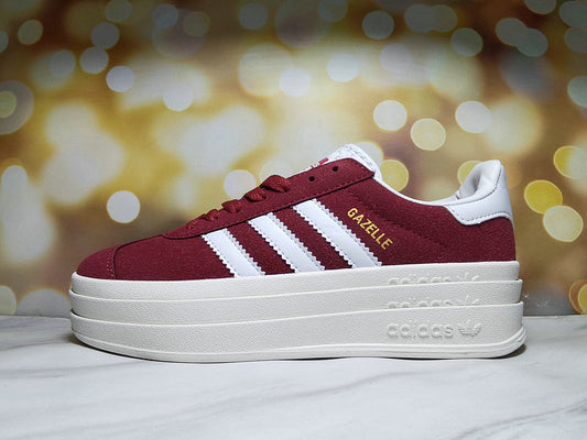 Les baskets Adidas Gazelle Bolt revisitent un classique emblématique avec une touche contemporaine, alliant style rétro et confort moderne.