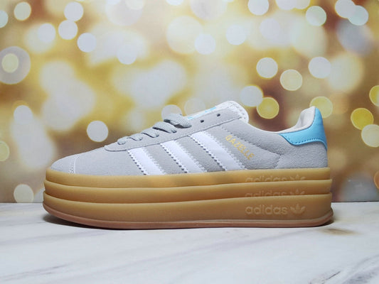 Les baskets Adidas Gazelle Bolt revisitent un classique emblématique avec une touche contemporaine, alliant style rétro et confort moderne.