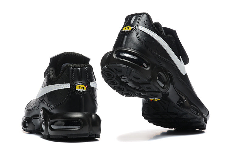 Les baskets Nike Air Max Tiempo combinent design emblématique et technologie avancée pour offrir une chaussure à la fois élégante et performante. Pas cher.  Le moins cher.