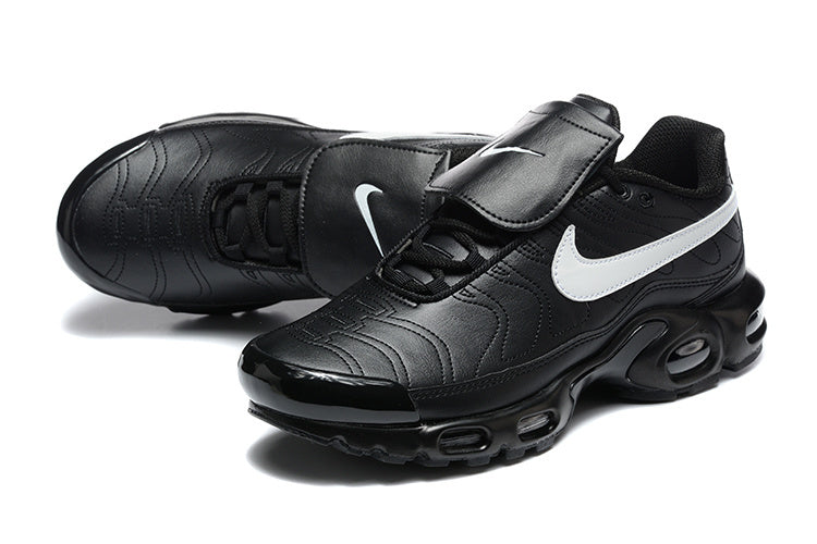 Les baskets Nike Air Max Tiempo combinent design emblématique et technologie avancée pour offrir une chaussure à la fois élégante et performante. Pas cher.  Le moins cher.