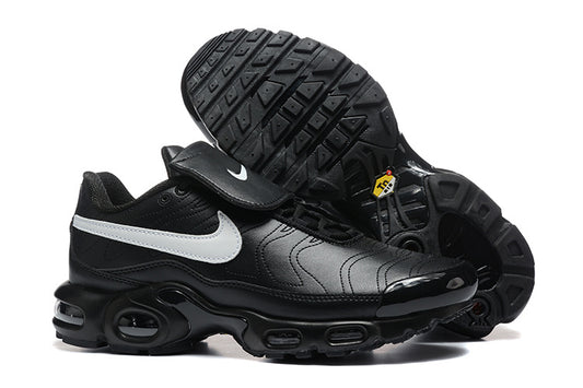Les baskets Nike Air Max Tiempo combinent design emblématique et technologie avancée pour offrir une chaussure à la fois élégante et performante. Pas cher.  Le moins cher.