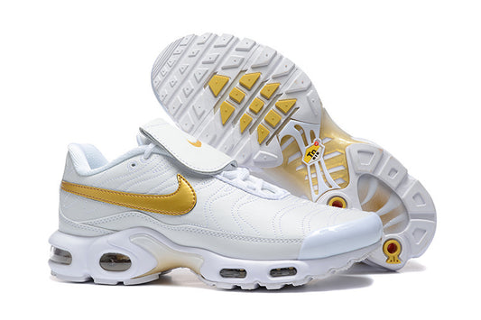 Les baskets Nike Air Max Tiempo combinent design emblématique et technologie avancée pour offrir une chaussure à la fois élégante et performante. Pas cher.  Le moins cher.