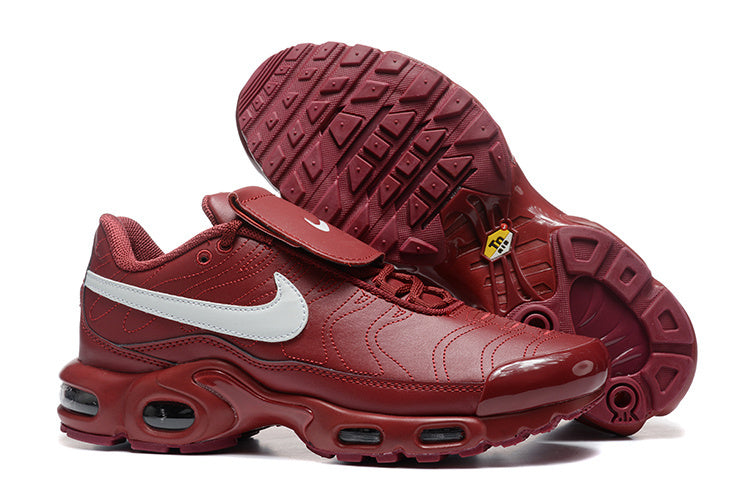 Les baskets Nike Air Max Tiempo combinent design emblématique et technologie avancée pour offrir une chaussure à la fois élégante et performante. Pas cher.  Le moins cher.