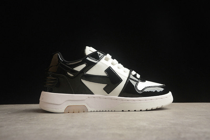 Découvrez les baskets Off-white, fusion parfaite de la mode haut de gamme et du streetwear. Osez un style audacieux avec ces pièces uniques !