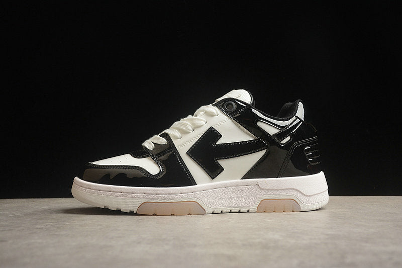Découvrez les baskets Off-white, fusion parfaite de la mode haut de gamme et du streetwear. Osez un style audacieux avec ces pièces uniques !