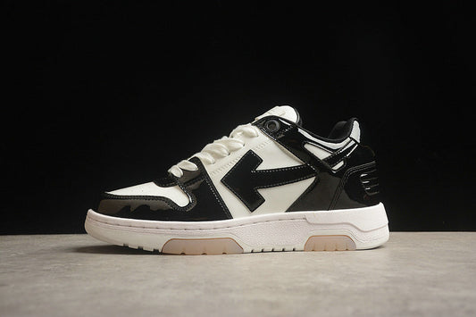 Découvrez les baskets Off-white, fusion parfaite de la mode haut de gamme et du streetwear. Osez un style audacieux avec ces pièces uniques !