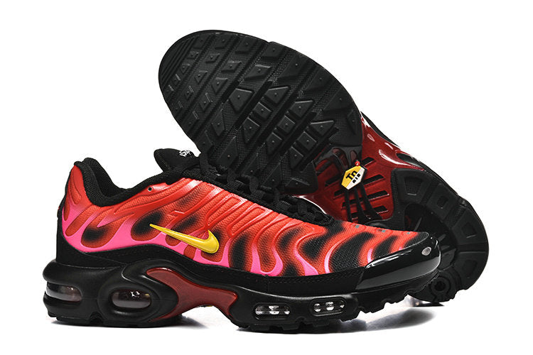 Les  Baskets Nike Air Max Tn incarnent un style emblématique et une performance supérieure.

 
Par ailleurs, leur design distinctif et leur utilisation de matériaux de haute qualité en font un choix incontournable.
