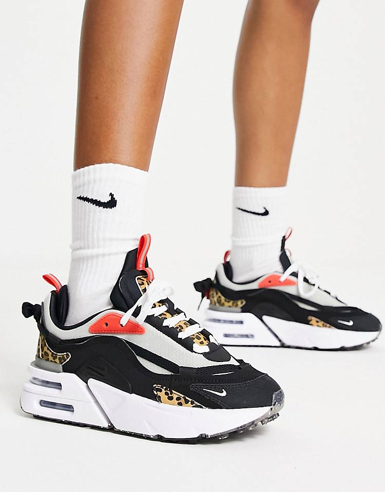 les Baskets Nike Air Max Furyosa Honeydew sont un témoignage de l'engagement de Nike à combiner style et innovation.