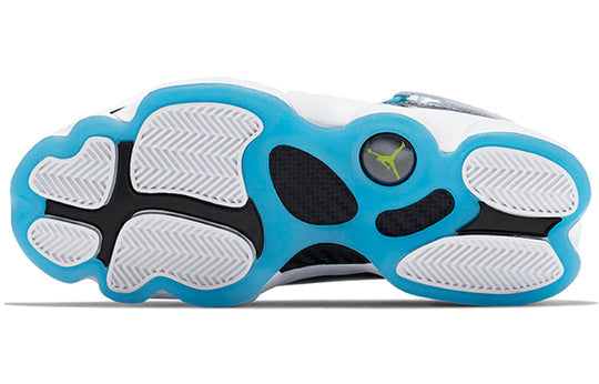 Les  baskets Air Jordan 6 Retro "Pantone" Femme permettent de personnaliser votre style tout en bénéficiant d’un confort supérieur.