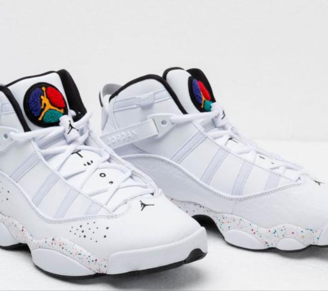 Les  baskets Air Jordan 6 Retro "Pantone" Femme permettent de personnaliser votre style tout en bénéficiant d’un confort supérieur.