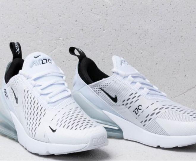 Les baskets Nike Air Max 270 Femme se démarquent par leur esthétique futuriste et leur technologie innovante.