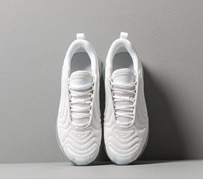 NIKE AIR MAX 720 (GS)
 White/ White-Mtlc Platinum-Pure Platinum Femme