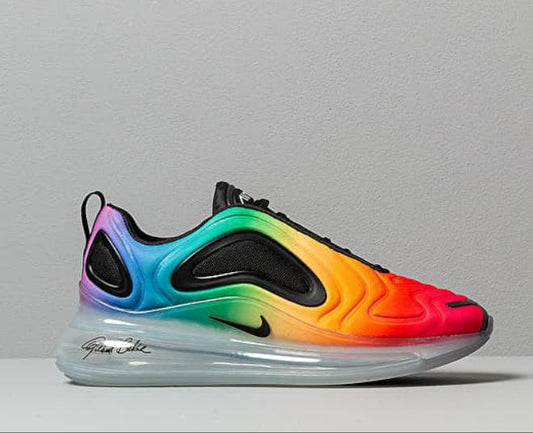 Les baskets Nike Air Max 720 Femme incarnent l’innovation et le style futuriste de Nike.