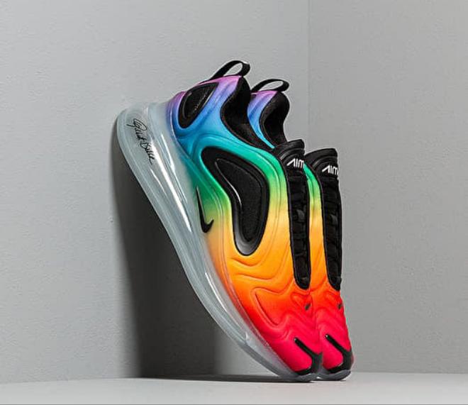 Les baskets Nike Air Max 720 Femme incarnent l’innovation et le style futuriste de Nike.
