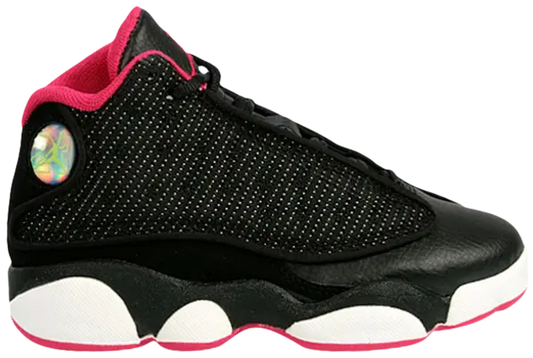 Les  baskets  Air Jordan 13 "Love & Respect" (Black and White) Femme permettent de personnaliser votre style tout en bénéficiant d’un confort supérieur.