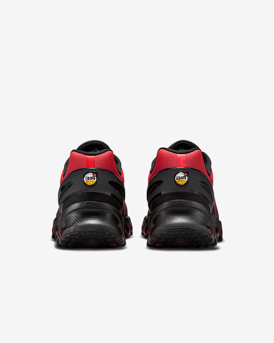 Les baskets Nike Air Max DN8 combinent innovation et design moderne pour offrir un style dynamique et une performance inégalée.pas cher . Le moins cher.