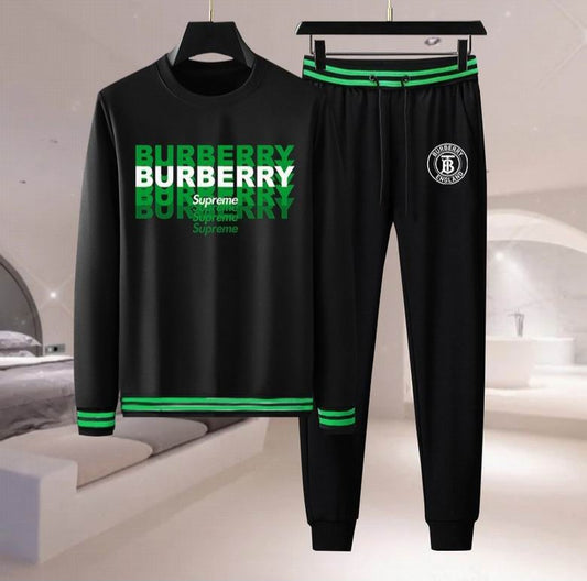 Les ensembles survêtement Burberry combinent performance et style. Leur design sophistiqué. Pas cher.le moins cher.
