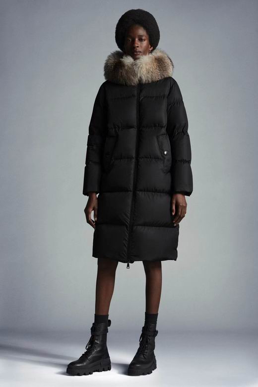 Les doudounes manteau Moncler Femme, ainsi que les Moncler Femme, incarnent un style et un raffinement incomparables.