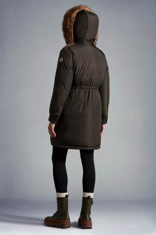 Les doudounes manteau Moncler Femme, ainsi que les Moncler Femme, incarnent un style et un raffinement incomparables.