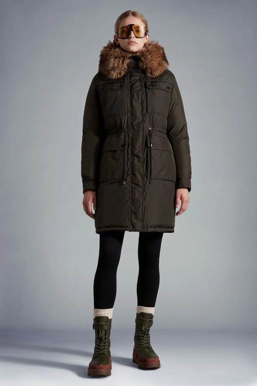 Les doudounes manteau Moncler Femme, ainsi que les Moncler Femme, incarnent un style et un raffinement incomparables.