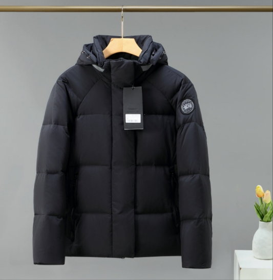 Les doudounes Canada Goose allient élégance et chaleur pour offrir une protection optimale contre le froid. Leur design sophistiqué et leurs matériaux de haute qualité. Pas cher. Le moins cher.