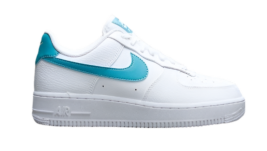 Premièrement : Les baskets Nike Air Force 1 Low femme incarnent l’alliance parfaite entre style intemporel et innovation technique.