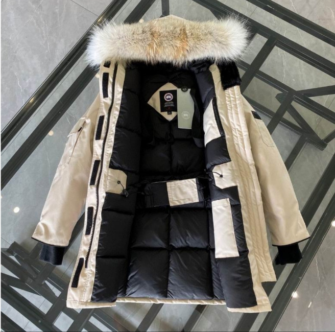Les doudounes Canada Goose allient élégance et chaleur pour offrir une protection optimale contre le froid. Leur design sophistiqué et leurs matériaux de haute qualité. Pas cher. Le moins cher.