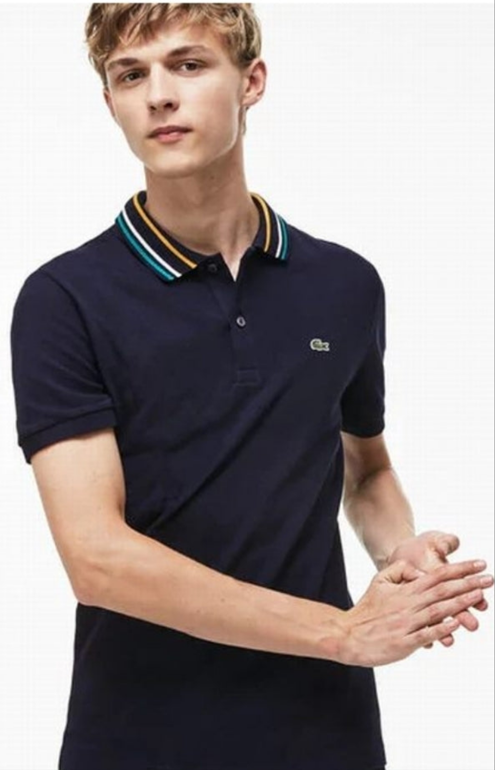 Les polos Lacoste pour homme sont le symbole parfait de l'élégance décontractée, alliant style et confort depuis des générations. Au meilleur prix.