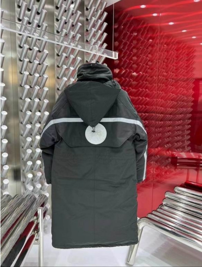 Les doudounes Canada Goose allient élégance et chaleur pour offrir une protection optimale contre le froid. Leur design sophistiqué et leurs matériaux de haute qualité. Pas cher. Le moins cher.