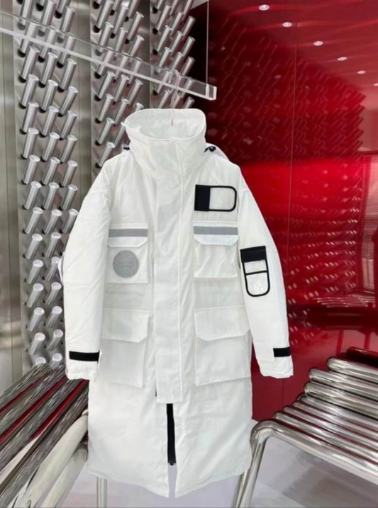 Les doudounes Canada Goose allient élégance et chaleur pour offrir une protection optimale contre le froid. Leur design sophistiqué et leurs matériaux de haute qualité. Pas cher. Le moins cher.