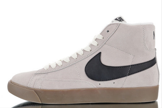 Les baskets Nike Blazer Mid Femme

Résultats de l'évolution emblématique de la ligne Nike, les basketsNike Blazer Mid femme sont un témoignage de l'engagement de Nike à combiner style et innovation.