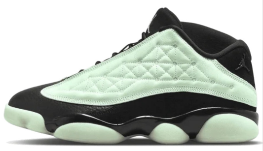 Les baskets Air Jordan 13 offrent un style emblématique et une performance exceptionnelle.
 design distinctif .pas Cher. Moins cher.