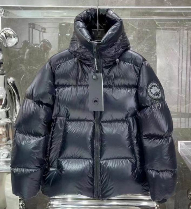 Les doudounes Canada Goose allient élégance et chaleur pour offrir une protection optimale contre le froid. Leur design sophistiqué et leurs matériaux de haute qualité. Pas cher. Le moins cher.
